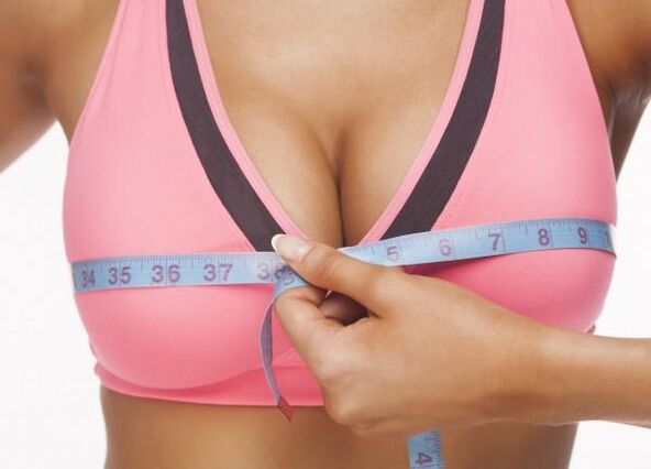 使用各种方法增大女性乳房后